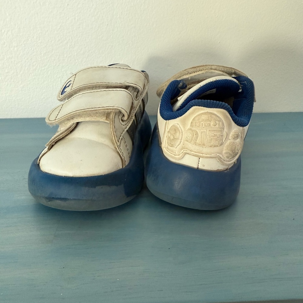 adidas Star Wars R2-D2 - Picture 2 of 5
